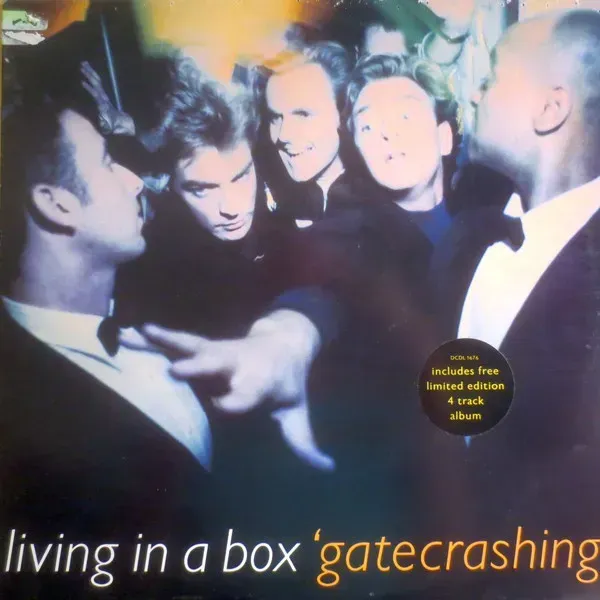 Living In A Box - Gatecrashing - Bild 1